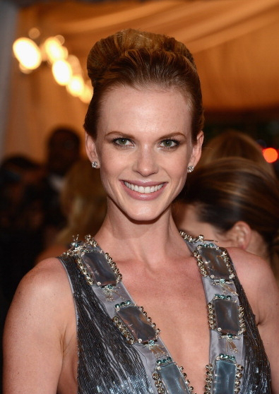 AnneVSupport's tweet photo. @AnneV at the Metropolitan Museum of Art. http://t.co/xEXGMpiG