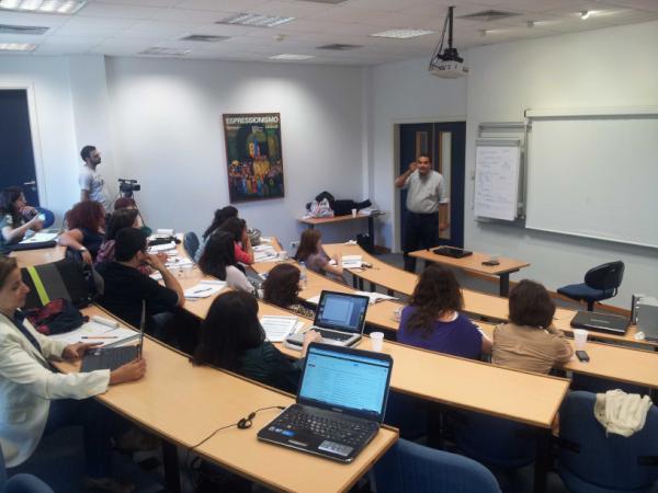 CSRinAction's tweet photo. @Ziad_AC sharing his insights and experience about # CSR http://t.co/S2vz5F0X