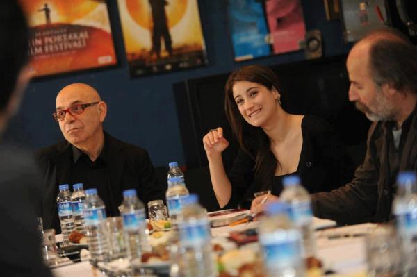 cagtyulusoyfan's tweet photo. Hazal Kaya İstanbul Kısa Film festivalinden ,mimiklere ölünür http://t.co/YLUHnkvX