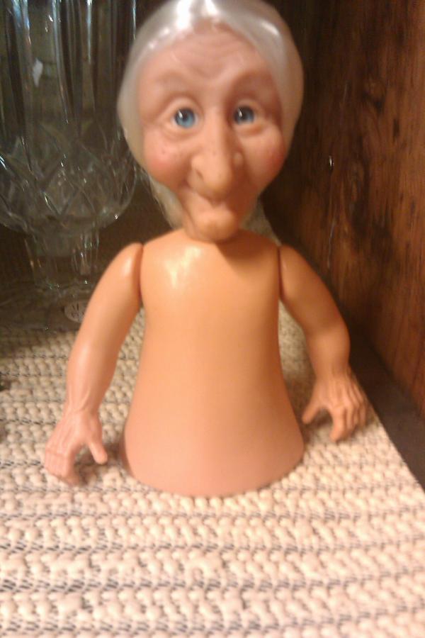 SmileyKileyy's tweet image. Lmao.  #thrifty #commserve