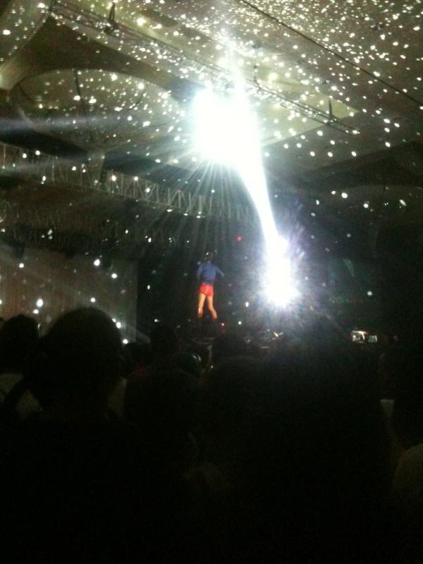 :) RT @Putsgrey Tiba2 om bim2 merobek celana panjangnya &amp;jadilah hot pants andalannya plus belahan pinggir #ISlankU :D ”