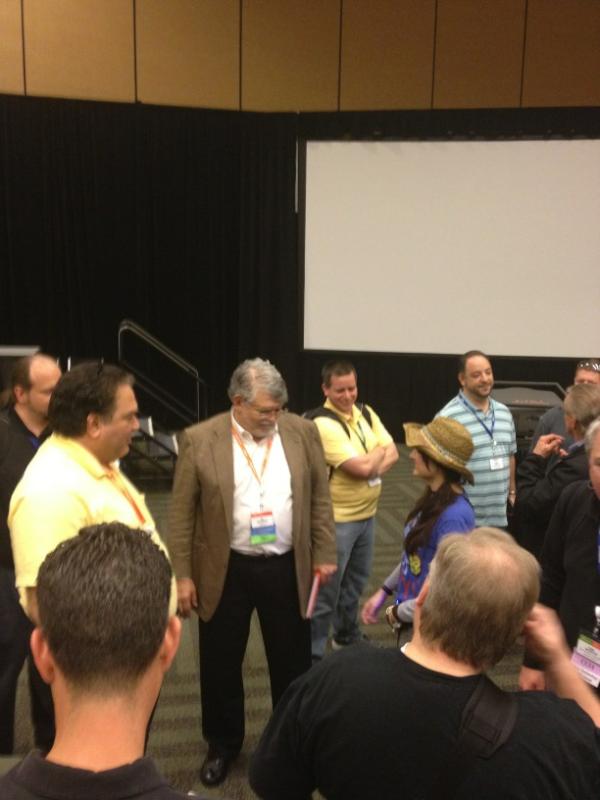 Citrix founder Ed I checking out <a href="/laura_whalen/">Laura Whalen (Geek Girl)</a> geek belt at #geekspeak #citrixsynergy