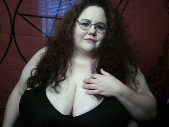 I'm all ready for work tonight, only 3.5 hrs late, but better late than never :) http://t.co/N233Xsv<a href="/tag/bbw"class="tags"><span>#bbw</span></a><a href="/tag/bigboobs"class="tags"><span>#bigboobs</span></a>