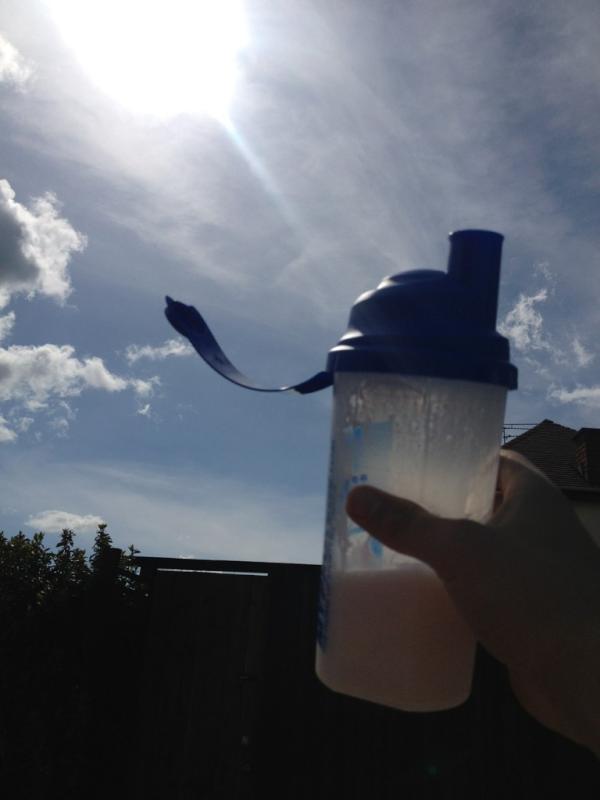 Scottyw_23's tweet image. @oliSIMONS_ sunbathing like a boss whilst you work #Two2s