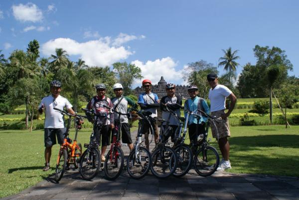 spdaan k borobudur yuu' tuips...