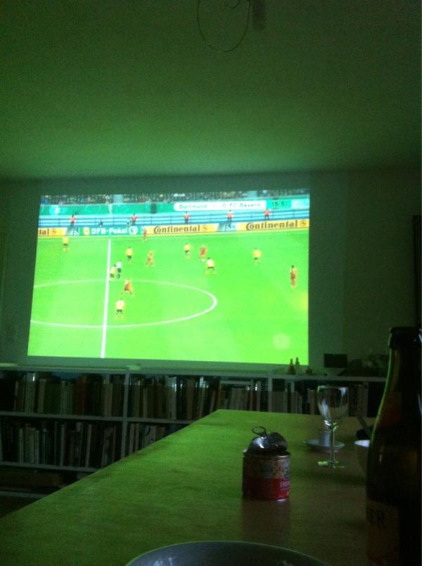 DaveCurly's tweet photo. @MoZapp @KobiSturm @nahmann @bumfight89 öööööö oeooooooooo! http://t.co/RxB9LaNO