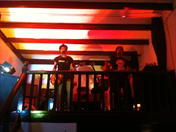 gomeutrera's tweet image. Viendo a #Error6 en @ArpegioSVQ acordaros de ellos #livesvq