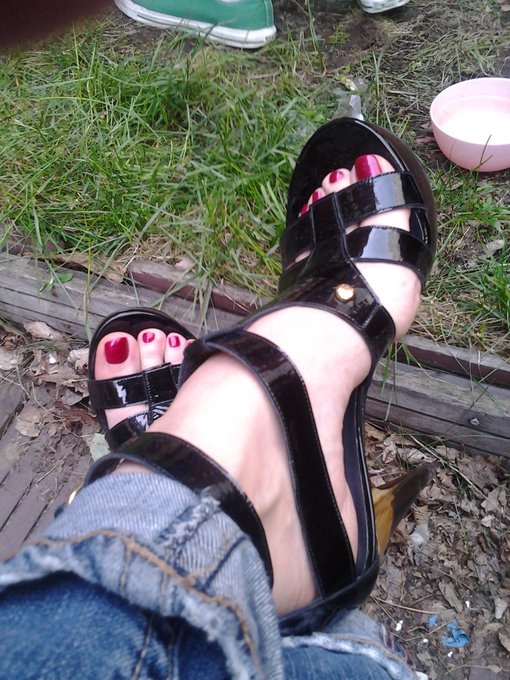 Chillin. http://t.co/IfTDhF0D<a href="/tag/goodnite"class="tags"><span>#goodnite</span></a>