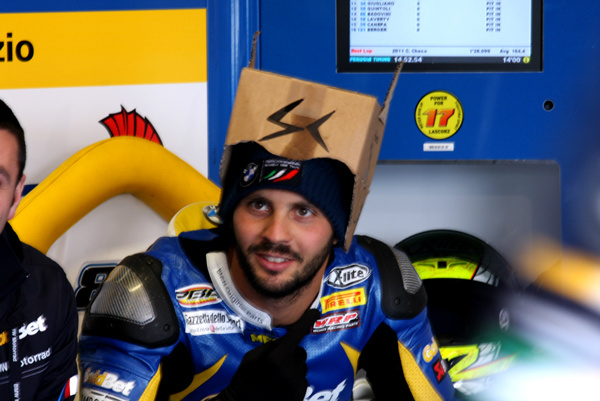 Brian Tyler Images (@btyler93) on Twitter photo <a href="/sbk_official/">WorldSBK</a> <a href="/DoningtonParkUK/">Donington Park</a>
#sowhatsthisallabout - new helmet for Fabrizio....? <a href="/Kirk_Rothwell/">Kirk Rothwell</a> <a href="/sbk_official/">WorldSBK</a> <a href="/DoningtonParkUK/">Donington Park</a>
#sowhatsthisallabout - new helmet for Fabrizio....? <a href="/Kirk_Rothwell/">Kirk Rothwell</a>