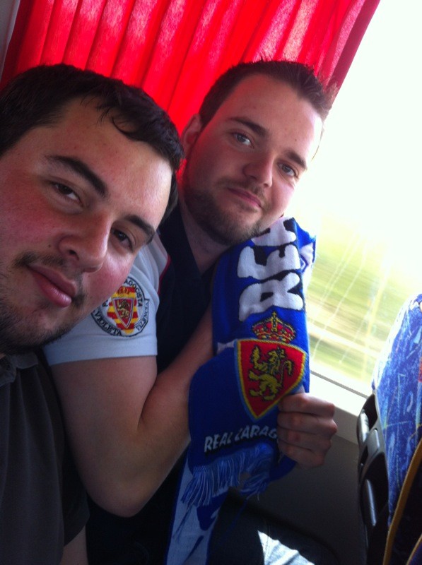 Victor_vcf's tweet photo. “@JaviGS124: @PabloMu17 y @Victor_vcf hoy son ZARAGOCISTAS #sisepuede #elLeonSiempreVuelve #invasionGetafe http://t.co/TaQ71Ane” @la