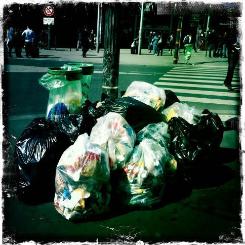 Anche Parigi ha problemi di smaltimento!