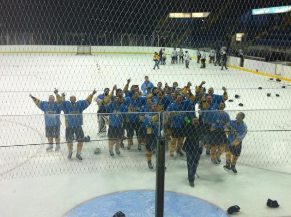 E I E I E I O ! Up to ED1 we go ! #uts #enihl #suttonsting