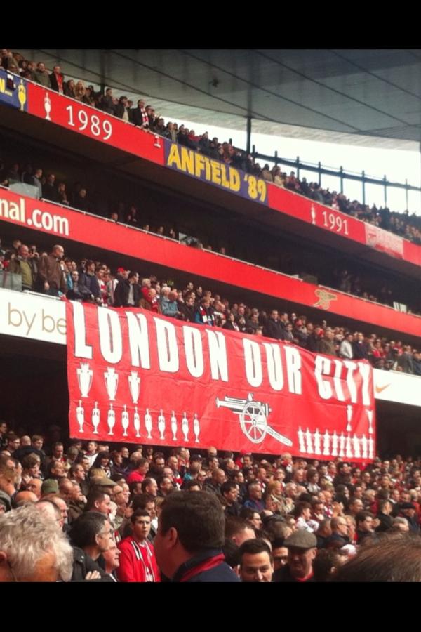 TheArsenalFC's tweet photo. This photo perfectly represents today. http://t.co/17PlQZ2H