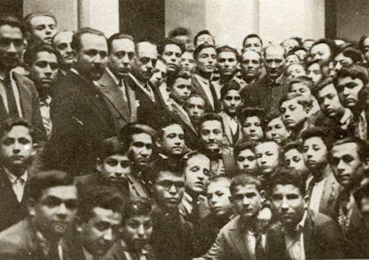 Onun Koruması Yoktu,Çünkü Halkı Onu Korurdu..