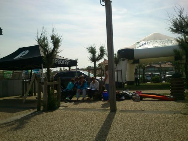 FxtheBoy's tweet photo. Aux championnats Aquitaine de surf http://t.co/yA0Zq6za