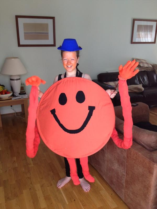 JontyKTweets's tweet photo. Mr Men float in Balerno gala!!!! http://t.co/c7nQVb8B
