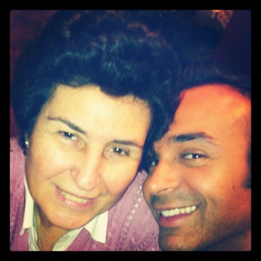 urbasur's tweet photo. “@LUISROLLAN: Ayer encontré esta foto... Sigo teniendo "mamitis" : te adoro. http://t.co/Z7YzIGqA”
