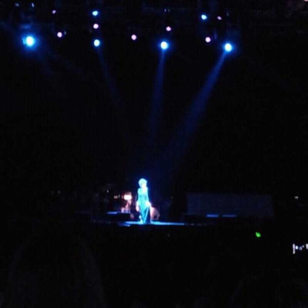 ellenjun's tweet photo. 여기는 포항 나가수 콘서트 현장 마지막순서 인순이 !!!늬늼 멋찌심 http://t.co/jQbyg4gC