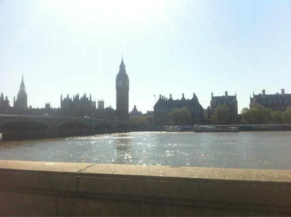 HilzRose's tweet photo. Beautiful day in Landan! http://t.co/feo69d6J