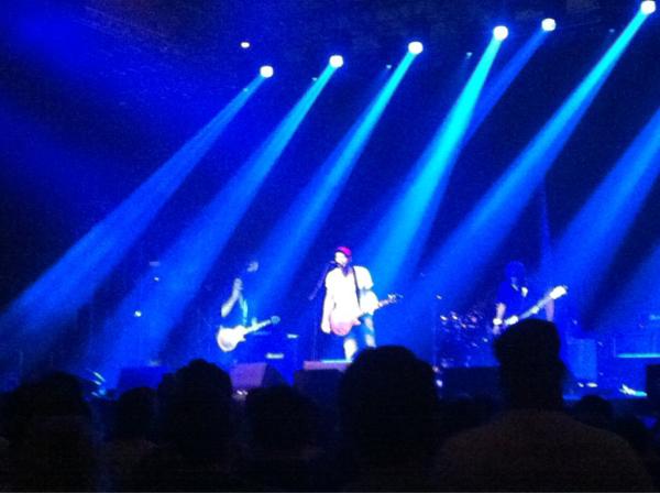 matadorrecords's tweet photo. Our boys Chavez at I'll Be You Mirror @atpfestival right now. #ATP #ibym http://t.co/cTzeY8S4
