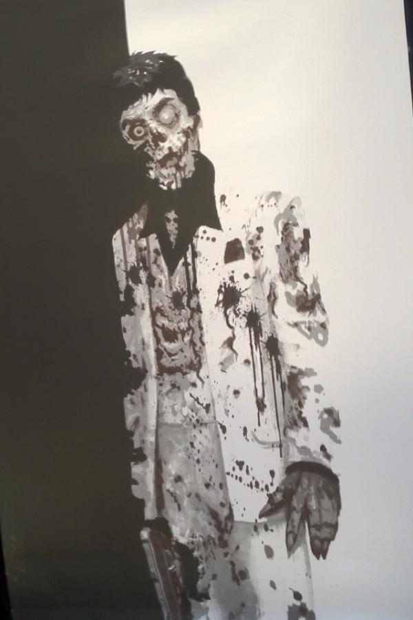 ZombieChrisGore's tweet photo. Aaaaaaaaaaah. Say hello to my little zombie friend!  Aaaaaaaaaaah. #PhoenixComicCon #phxcomiccon #phxcc http://t.co/ebbB7tiz