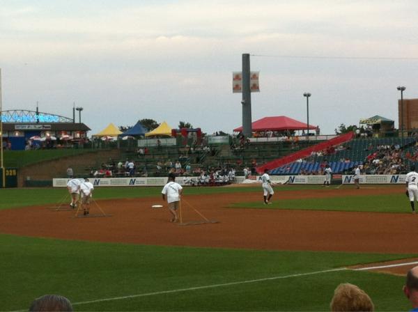 Fortencrantz's tweet image. LT #baseball these indentured servants are calling out for freedom. Freedom!!! #idontknowanything #whatisbaseball