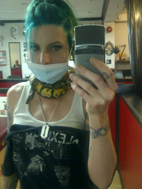 Wanna see snakey?? Yeah I wanna see snakey... http://t.co/BTXquNnP<a href="/tag/descicions"class="tags"><span>#descicions</span></a>