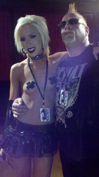 Performing with @DungeonOgre tonight http://t.co/NNLkyUA2<a class="tags" target="_blank" title="On Twitter" href="/?out=eyJ0eXAiOiJKV1QiLCJhbGciOiJIUzUxMiJ9.eyJpYXQiOjE3MjA2OTI0ODYsImlzcyI6InR3cG9ybnN0YXJzLmNvbSIsIm5iZiI6MTcyMDY5MjQ4NiwiZXhwIjoxNzUyMjI4NDg2LCJyZWRpcmVjdF91cmwiOiJodHRwczovL3R3aXR0ZXIuY29tL0R1bmdlb25PZ3JlIn0.NGyU63CQbm4A7BJphwuK8MoaK5PAkWHVP9zn_nBqXT_GgQNFIfuX3RGUVz7-RyrCfH3Z8n0zeZ96er9Vuj4gFw">@DungeonOgre</a>