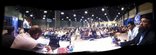 AbdulNasirJ's tweet photo. Packed house @icna & @youngmuslims convention MashaAllah! #ICNA2012 #YM2012 http://t.co/MMKwLUd7
