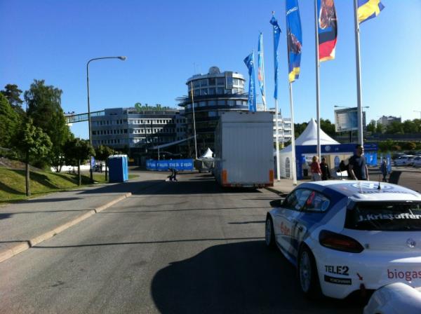 slagvolym's tweet photo. Elitloppet Solvalla! #folkfest http://t.co/XyRMd6o2