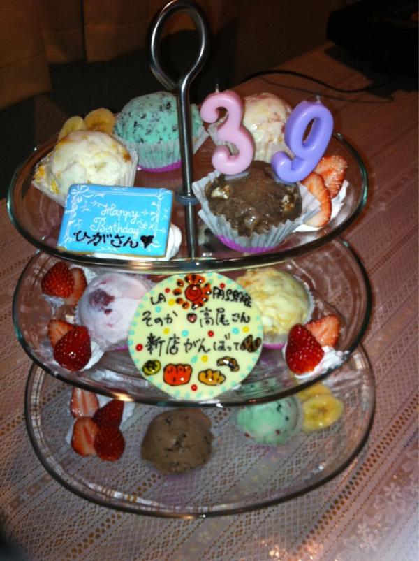 caaaaaaaaaaaan's tweet photo. サプライズーと思ったら
サプライズしていただいた！
新店頑張ります！ http://t.co/oCUxsDaY