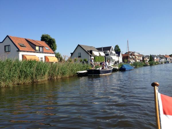 bartoosterhoff's tweet image. @GuusjevdLeerx @liesgeradts Gered uit de Rotte :-)