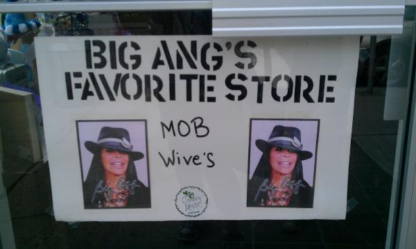 SIDump's tweet photo. Something to be proud of? RT @MelissaSChapman: Oh Staten island you slay me http://t.co/4hchz2fB