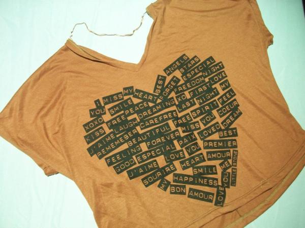 FlorenceArthaut's tweet photo. Remera Corazon $82 http://t.co/uoft0qNM