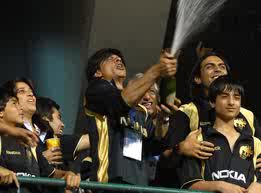 brkat_av's tweet photo. @iamsrk http://t.co/lSoTJovT