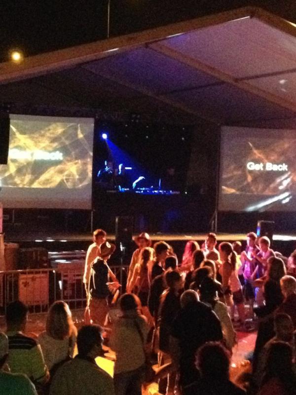FeriorMiR's tweet photo. #FestaMajorMiR2012 el @grupgetback a la Festa Major http://t.co/QA0D96Rg