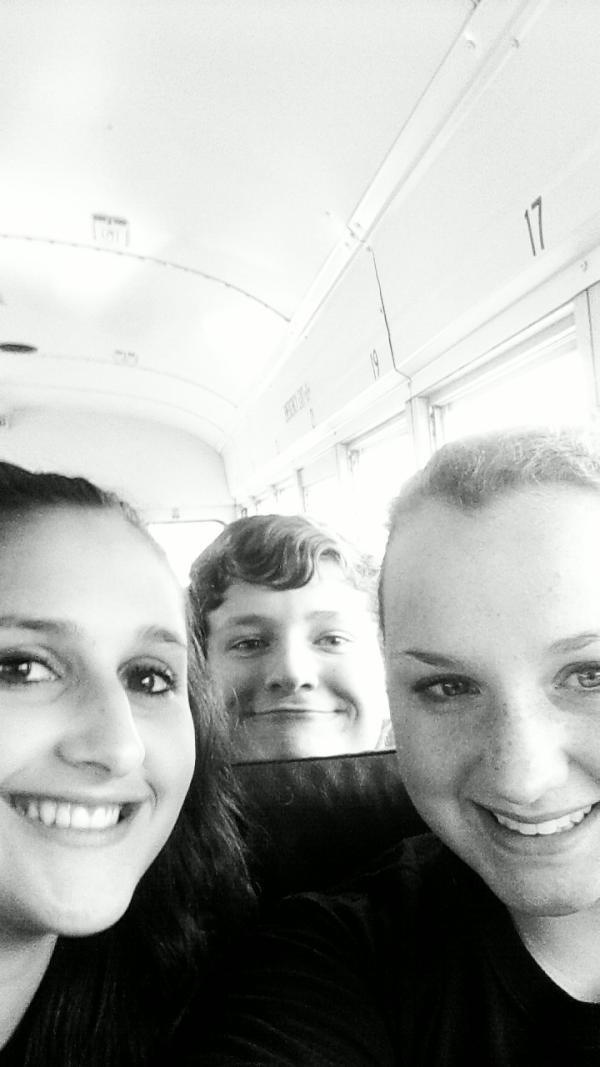 AliyahFun's tweet image. My best friend is the cooolest . #spontaneousmoments #sleepingoutside (;