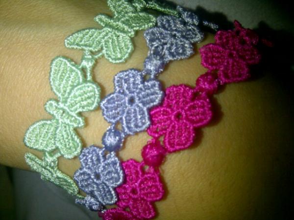 ValeriaZ_82's tweet photo. Un po d colore..#braccialetticruciani love u!! http://t.co/jbaz0kCF