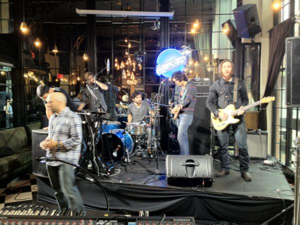DBGtv's tweet photo. Had a great time on set with @Hacienda_TX  yesterday. They are awesome! http://t.co/XZY7pr0l