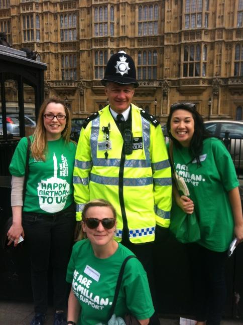 lora_su's tweet photo. #teammacmillan with the local bobby outside westminster http://t.co/eoZNttwR