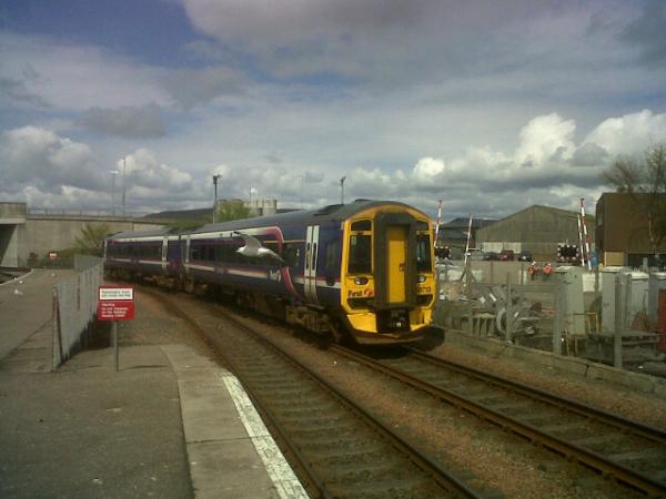 158713 deps Inverness on 1334 to Kyle of Lochalsh.#bloodyseagulls! (Again!)