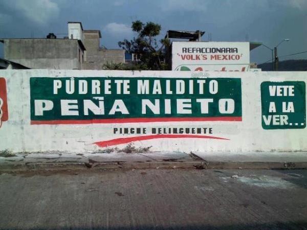 NetasMx's tweet photo. #YoPuedoPresumirQue  Encontré esta foto de una barda en México y que habla por si sola! http://t.co/u4qu0Zpw