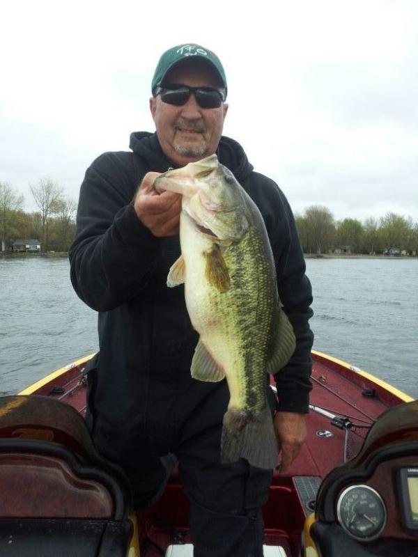 USREEL's tweet photo. U.S. Reel pro Nate Laskiewicz of Lakes Region Fishing - TV Show is having a good day fishing... http://t.co/xZmKsT4q