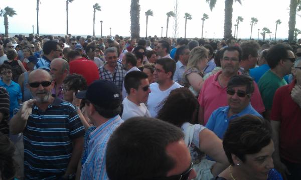 CrisLpzV's tweet photo. En la #manifestación de Astilleros en #PuertoReal. #CargaDeTrabajoYa #TrabajoParaLaBahía http://t.co/AjN83qnu