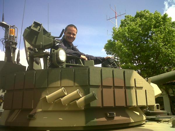 PHOTO: The guys are on the ground in Germany visiting with U.S. troops. Here's @Wynalda11 taking charge in a tank.
