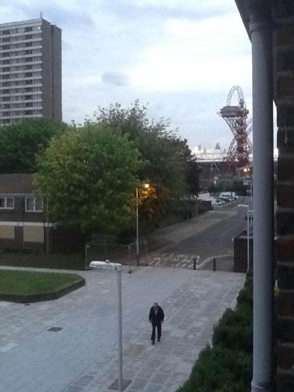 CarpentersEstat's tweet photo. Been a while since my last Tweet. Here's a pic of estate 2nite as an apol, &amp; hi to all new followers - its encouraging! http://t.co/tI4nvsTr