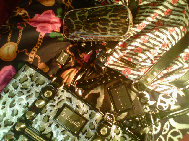 :p I ♡ Betsey Johnson, adding more to the collection lol http://t.co/vfOLnGzN<a href="/tag/tbt"class="tags"><span>#tbt</span></a>