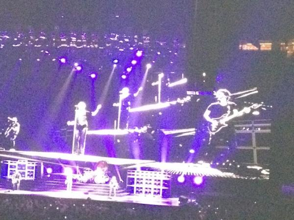 sylvie75015's tweet image. @SAPPHIRENOW #emcsap rockin&apos; out &quot;jump&quot; as the encore???  @dvellante @bgracely @ASitison @henrikwagner73