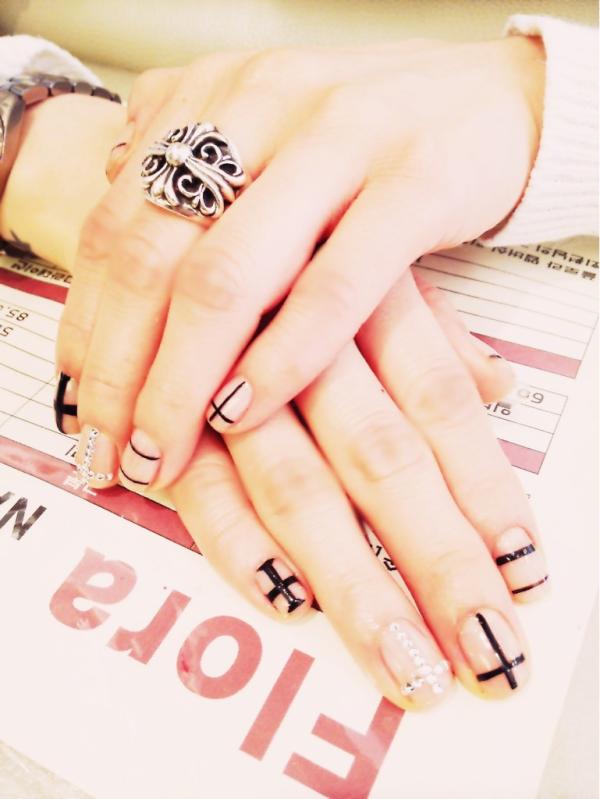 kahi_korea's tweet photo. 내가 무슨사진을 들고 가도 모두 해결해주는 능력자 압구정 플로라네일샾 언니들~~ 너무감사해요~~!! 이뽀이뽀. 기분업됐오~~!!!^^  by flora. http://t.co/KnuzjilZ