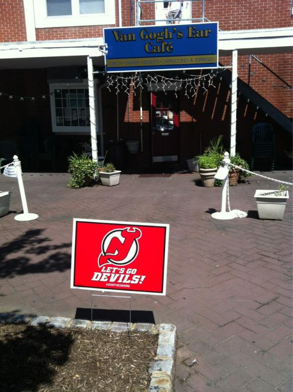 vangoghsearcafe's tweet photo. @cowbellsteve is this your handy work? If so thanks! http://t.co/oSs11UrY